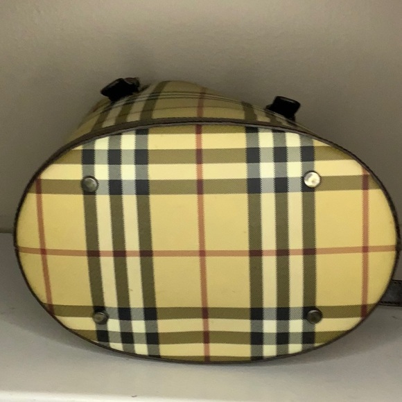 Burberry Nova Check Bucket Bag Tote in Coated Canvas (9.5" x 11") - Picture 9 of 14